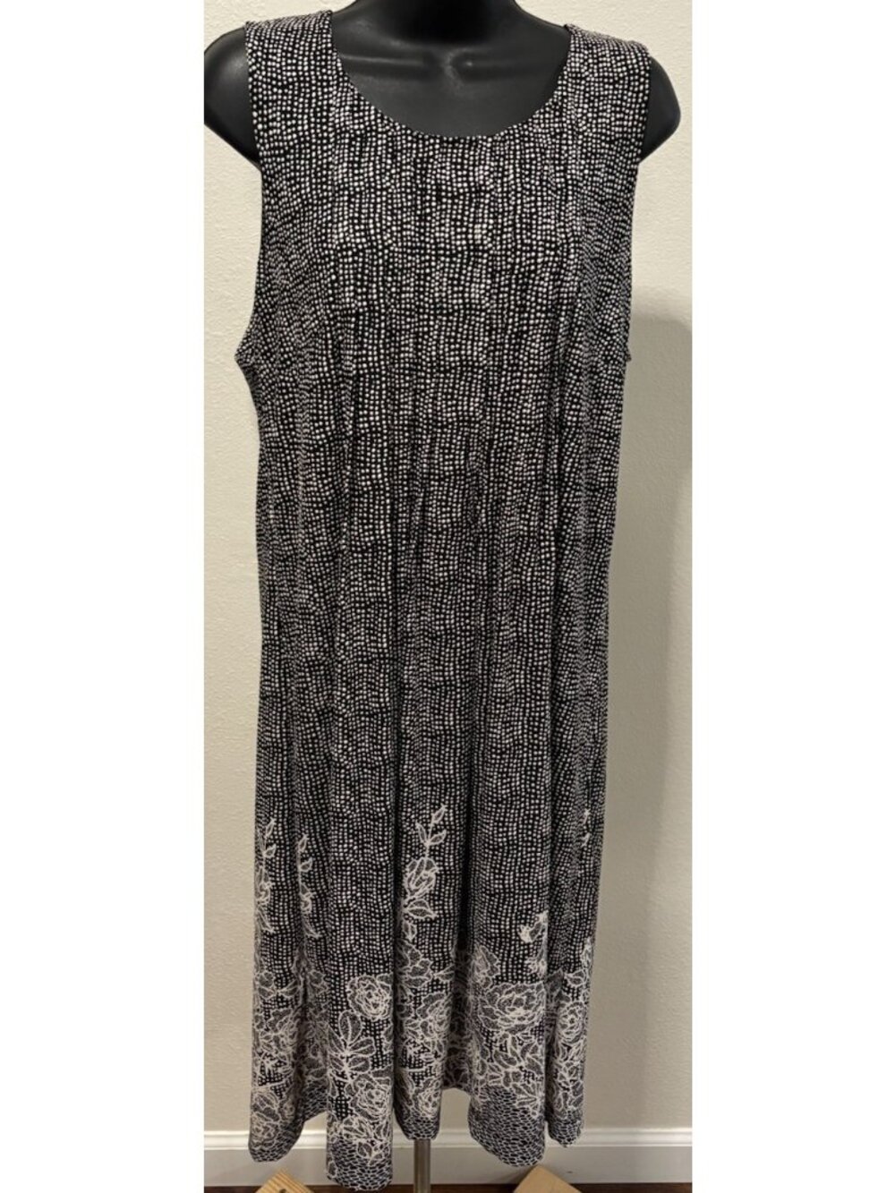 Perceptions New York Womens Size 12 Black Sleeveless Pleated Textured